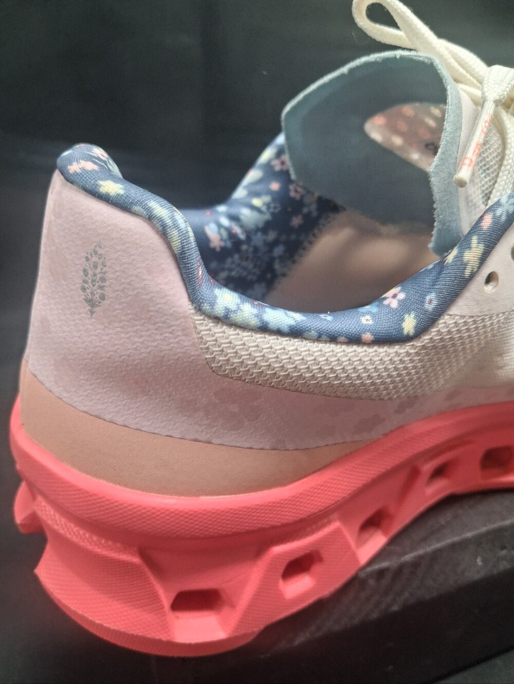 Free People On Running Cloudmonster Athletic Shoes in White and  Coral. - Picture 7 of 16